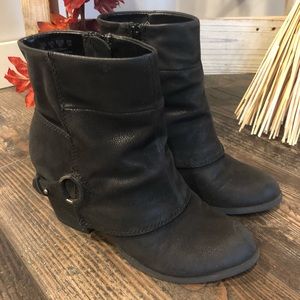 Fergalicious Fergie Black Boots “Liza”